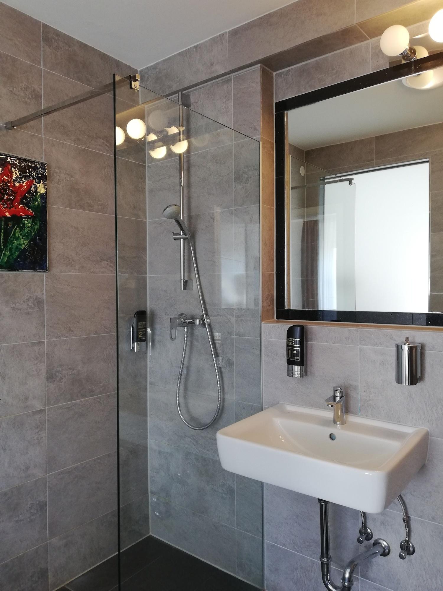 Hotel Central Hauptbahnhof Heidelberg Ngoại thất bức ảnh