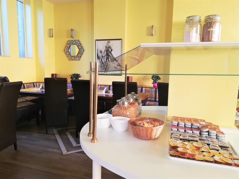 Hotel Central Hauptbahnhof Heidelberg Ngoại thất bức ảnh