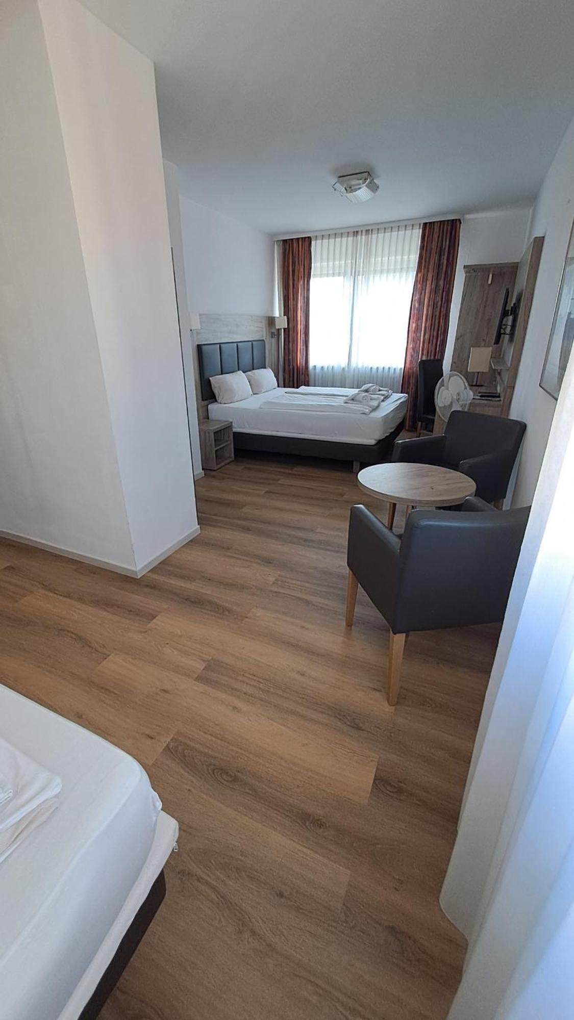 Hotel Central Hauptbahnhof Heidelberg Ngoại thất bức ảnh