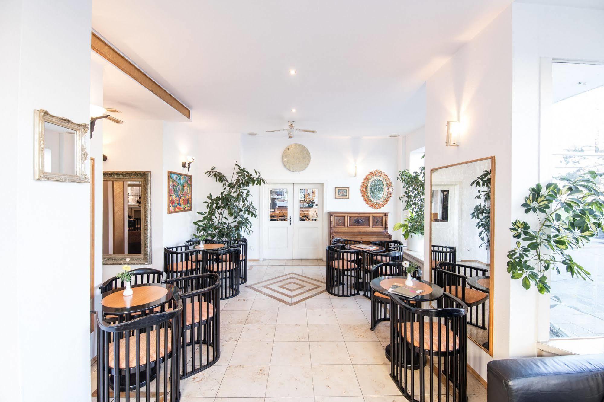 Hotel Central Hauptbahnhof Heidelberg Ngoại thất bức ảnh